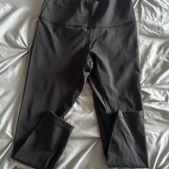 Lululemon Wunder Under Legging - Picture 2 of 3